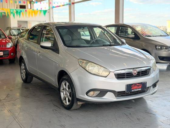 FIAT GRAND SIENA 1.4 MPI ATTRACTIVE 8V FLEX 4P MANUAL FIAT GRAND SIENA 1.4 MPI ATTRACTIVE 8V FLEX 4P MANUAL